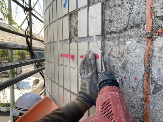 外壁タイル斫り